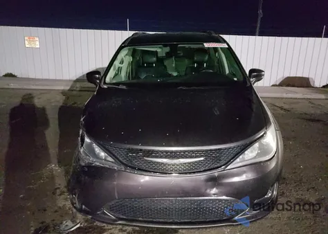 2017 Chrysler Pacifica Touring L из США, поврежденный, VIN 2C4RC1BG4HR747567